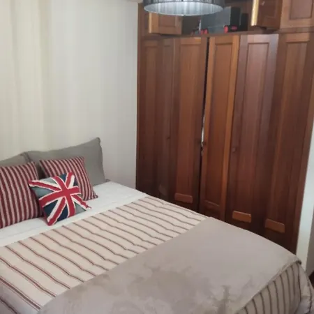 Quarto Em Apartamento * Ermesinde